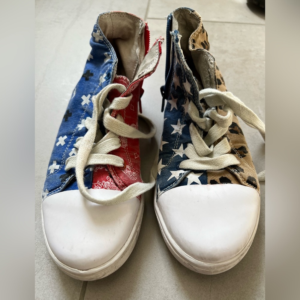 AKID sneakers - mismatched and so rad!